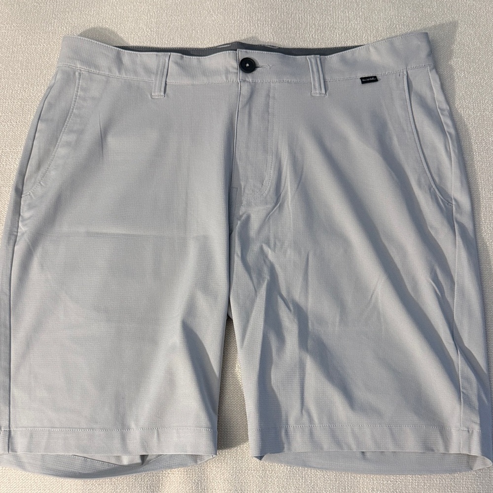 NWOT Men's Travis Mathew Short